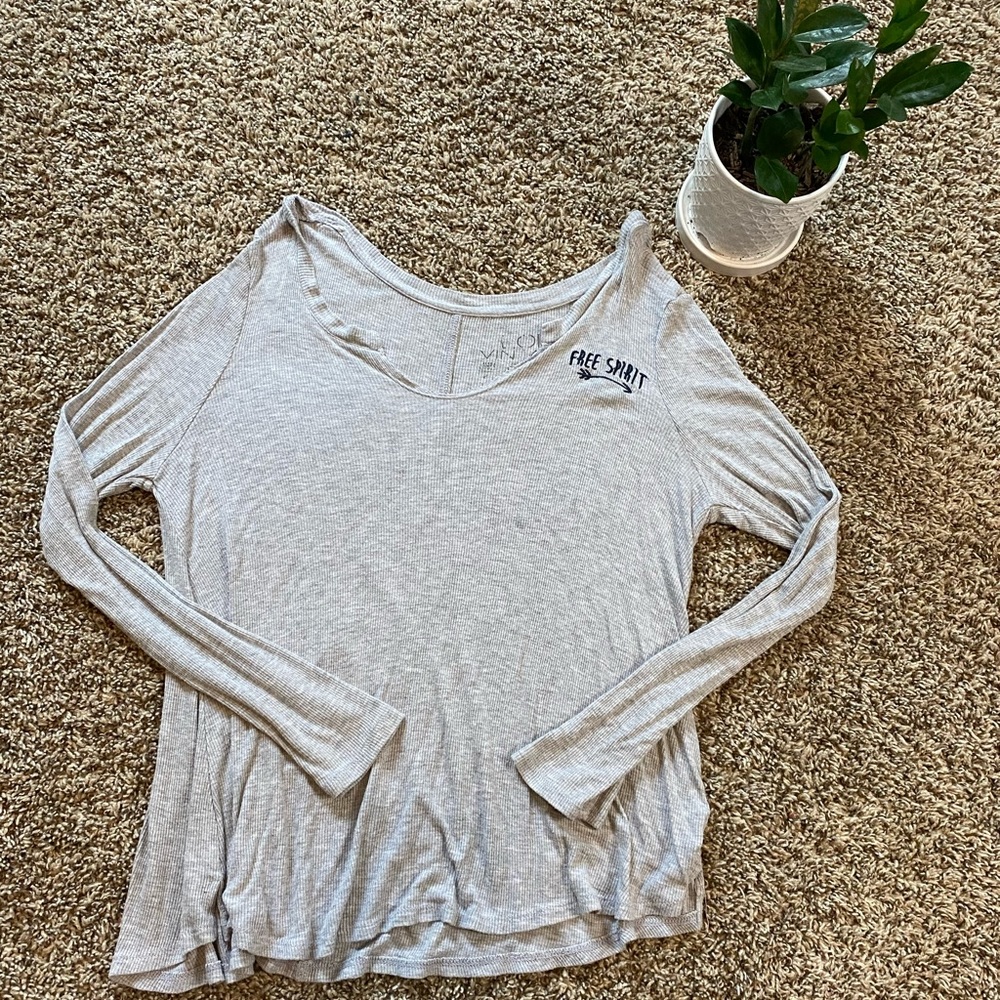 Scoop neck top